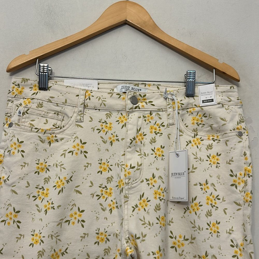 Judy Blue mid rise yellow white floral skinny fit jeans Size 32 New - Picture 6 of 14